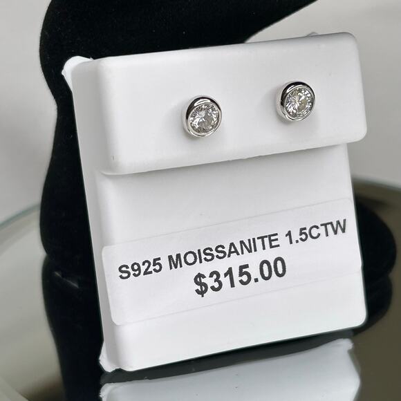 Genuine Moissanite 1.5 ct in sterling silver stud earrings new - Picture 2 of 3